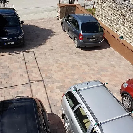 Sarokhaz *